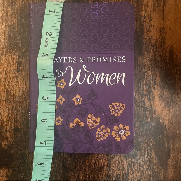 Prayers & Promises for Women Broadstreet Publishing Purple Gold - Picture 5 of 6